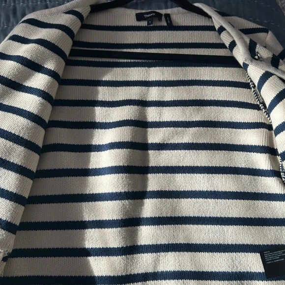 Theory Classic Cream and Blue Knit Cardigan - Picture 5 of 13